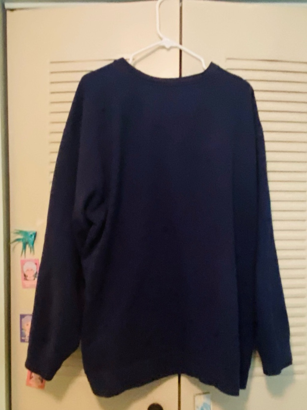 Sweatshirt - Picture 2 of 3